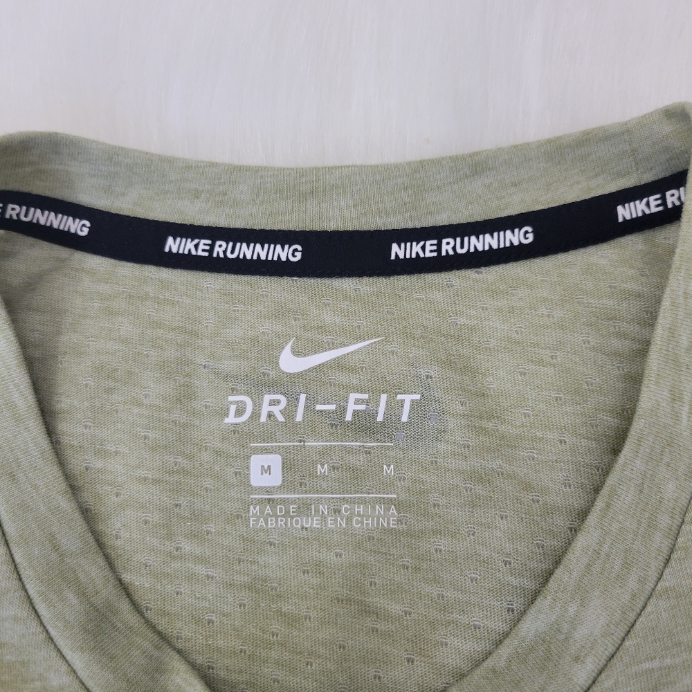 Nike Running Dri-Fit Tailwind S/S Shirt Men's Medium - Picture 2 of 4
